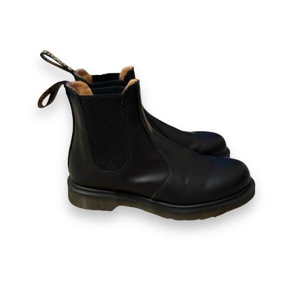 Doc Martens 2976 Black Smooth Leather Chelsea Boots Size 7 Men's - Picture 1 of 12